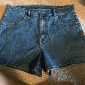 Jean “Mom” Shorts